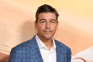 Kyle Chandler in Talks to Star as Lanterns Hal Jordan in DC Studios TV Series